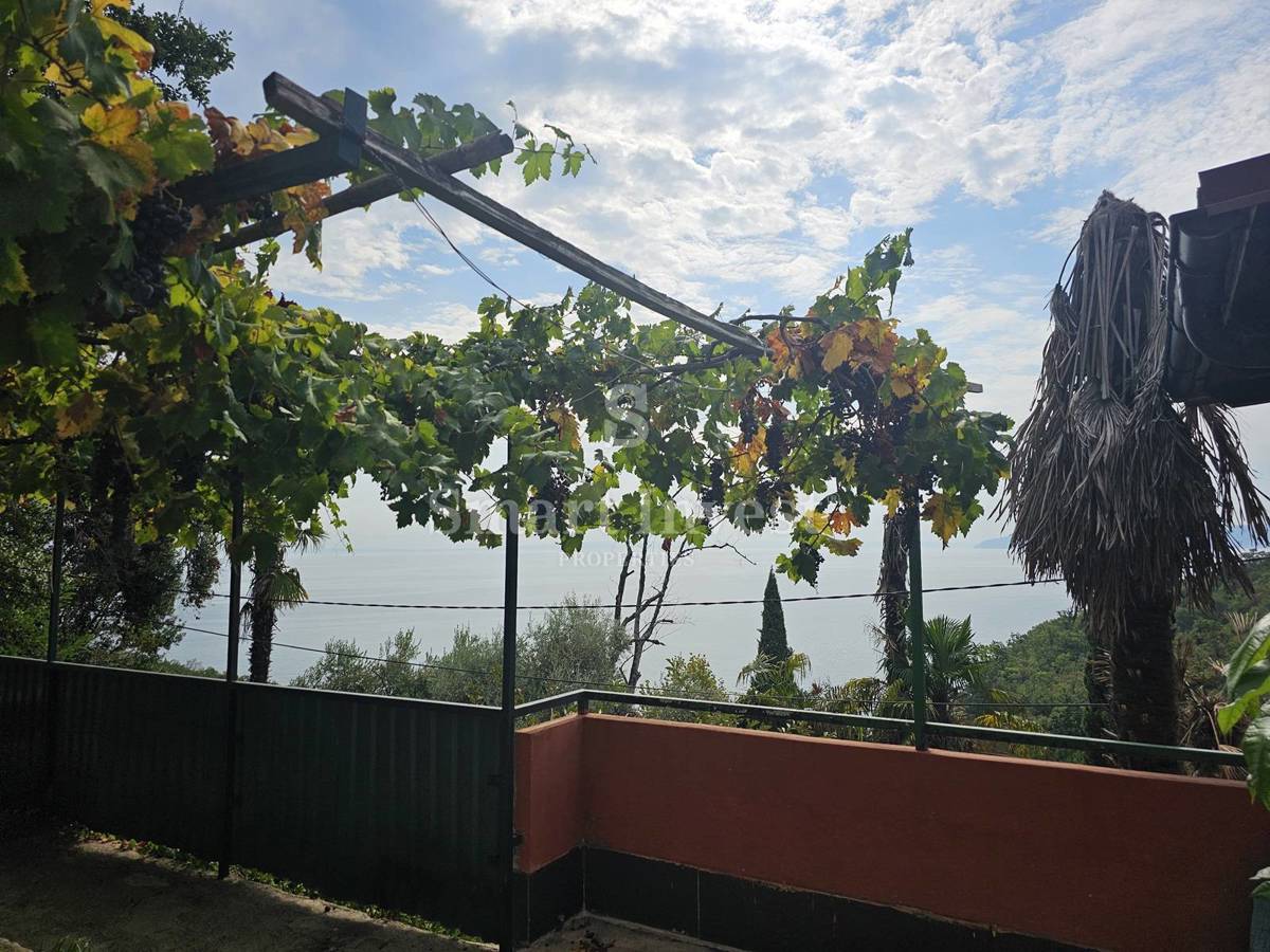 MEDVEJA, terreno edificabile con splendida vista mare