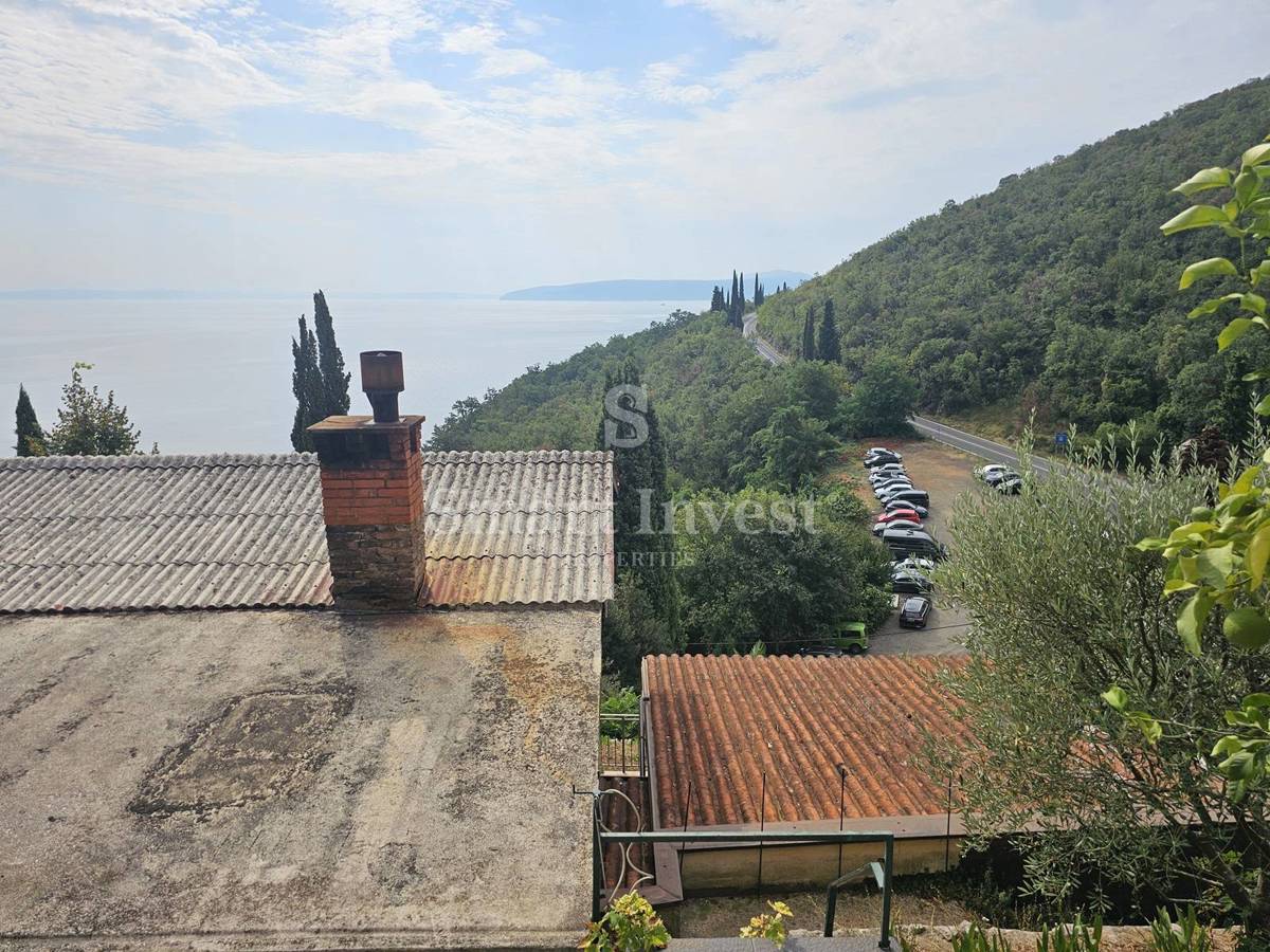 MEDVEJA, terreno edificabile con splendida vista mare