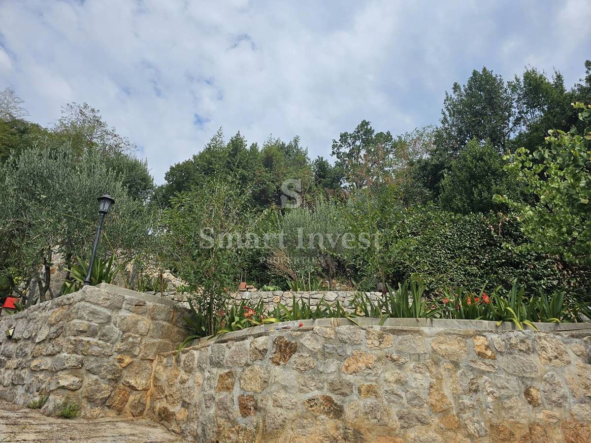 MEDVEJA, terreno edificabile con splendida vista mare