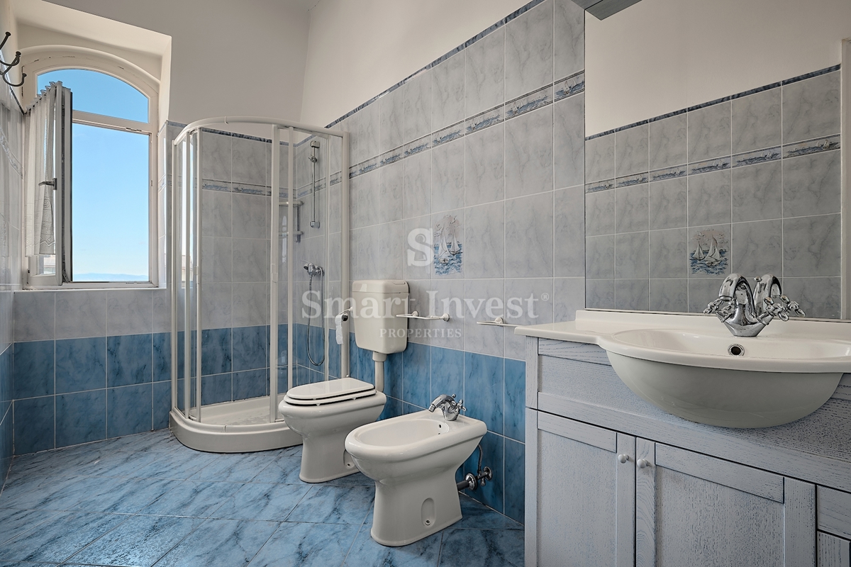 ABBAZIA - CENTRO, appartamento di 189 m2 con vista mare e parcheggio