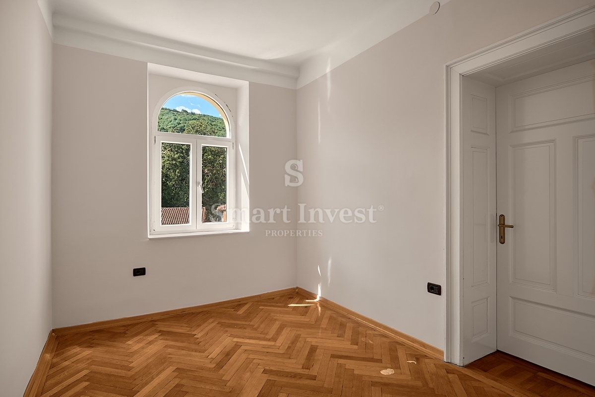 ABBAZIA - CENTRO, appartamento di 189 m2 con vista mare e parcheggio