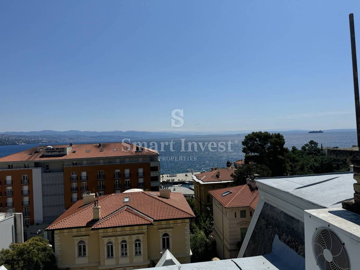 ABBAZIA - CENTRO, appartamento di 189 m2 con vista mare e parcheggio