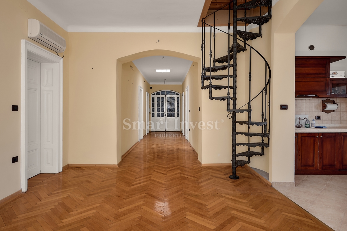 ABBAZIA - CENTRO, appartamento di 189 m2 con vista mare e parcheggio