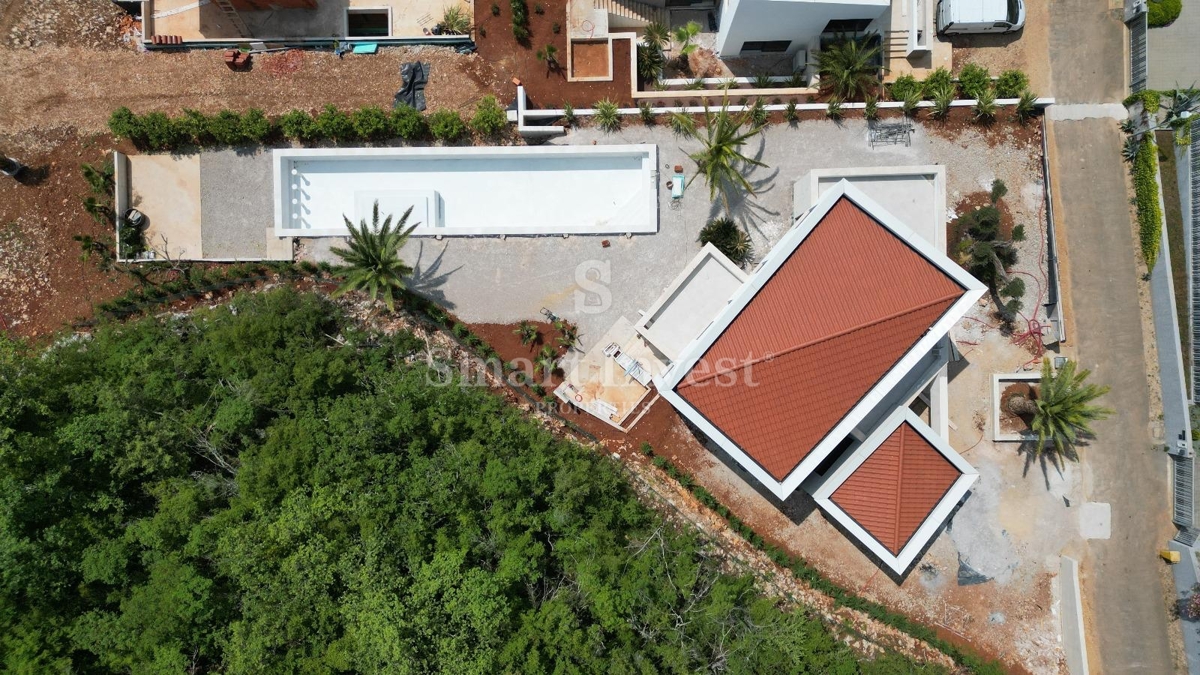 KRK - MALINSKA, villa moderna con piscina, palestra e vista mare (E)