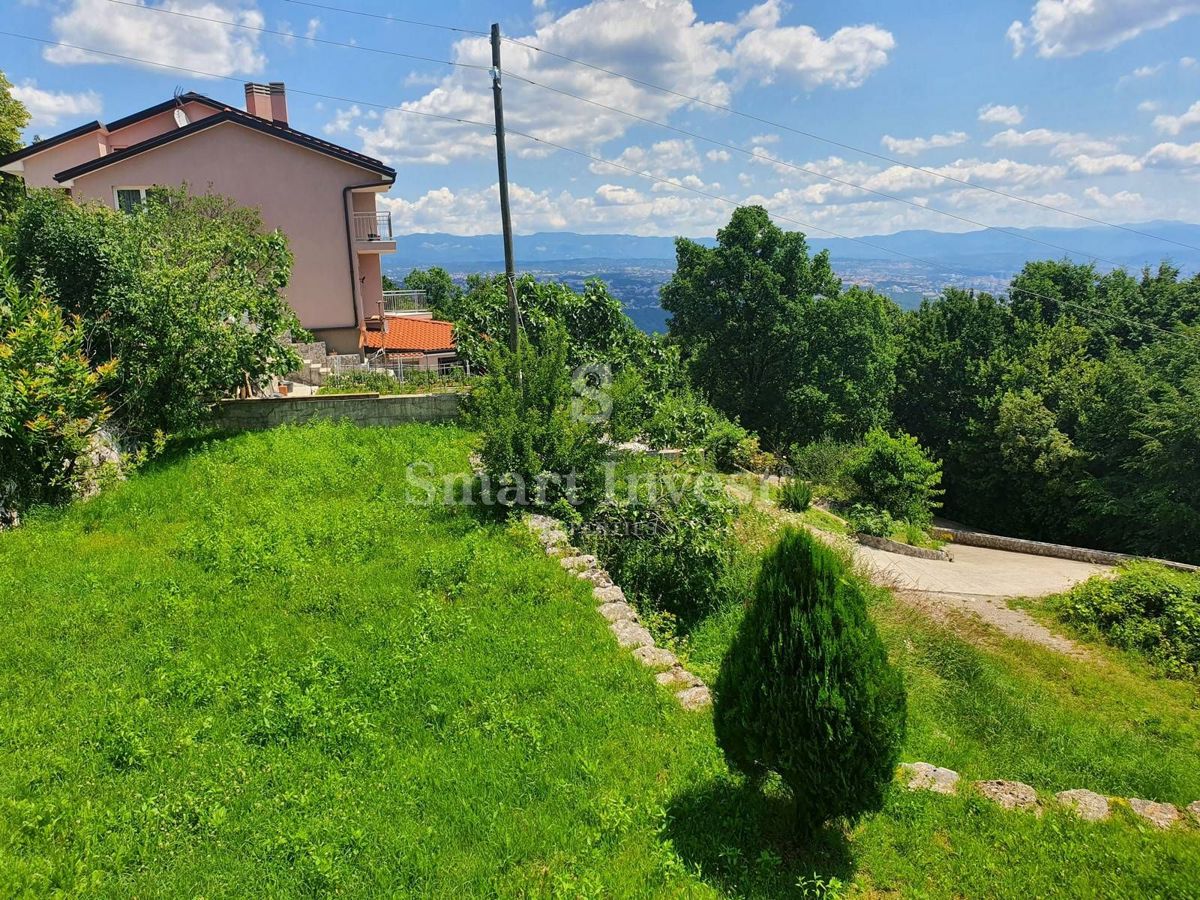 ABBAZIA - BREGI, terreno edificabile con vista mare