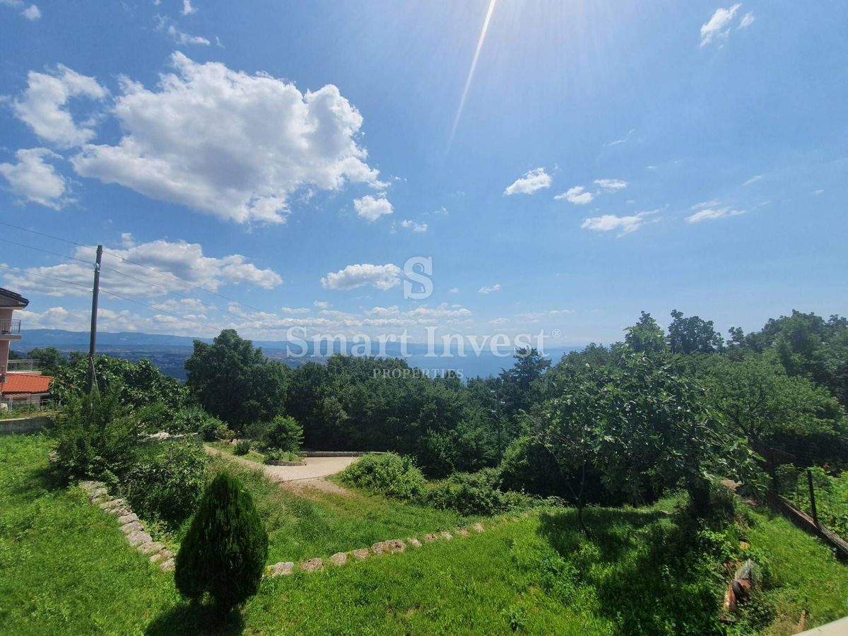ABBAZIA - BREGI, terreno edificabile con vista mare