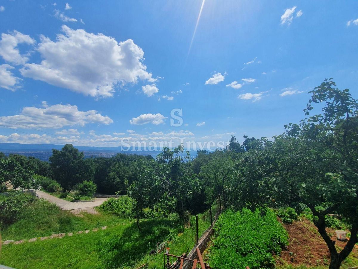 ABBAZIA - BREGI, terreno edificabile con vista mare
