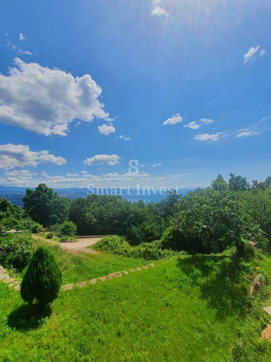ABBAZIA - BREGI, terreno edificabile con vista mare
