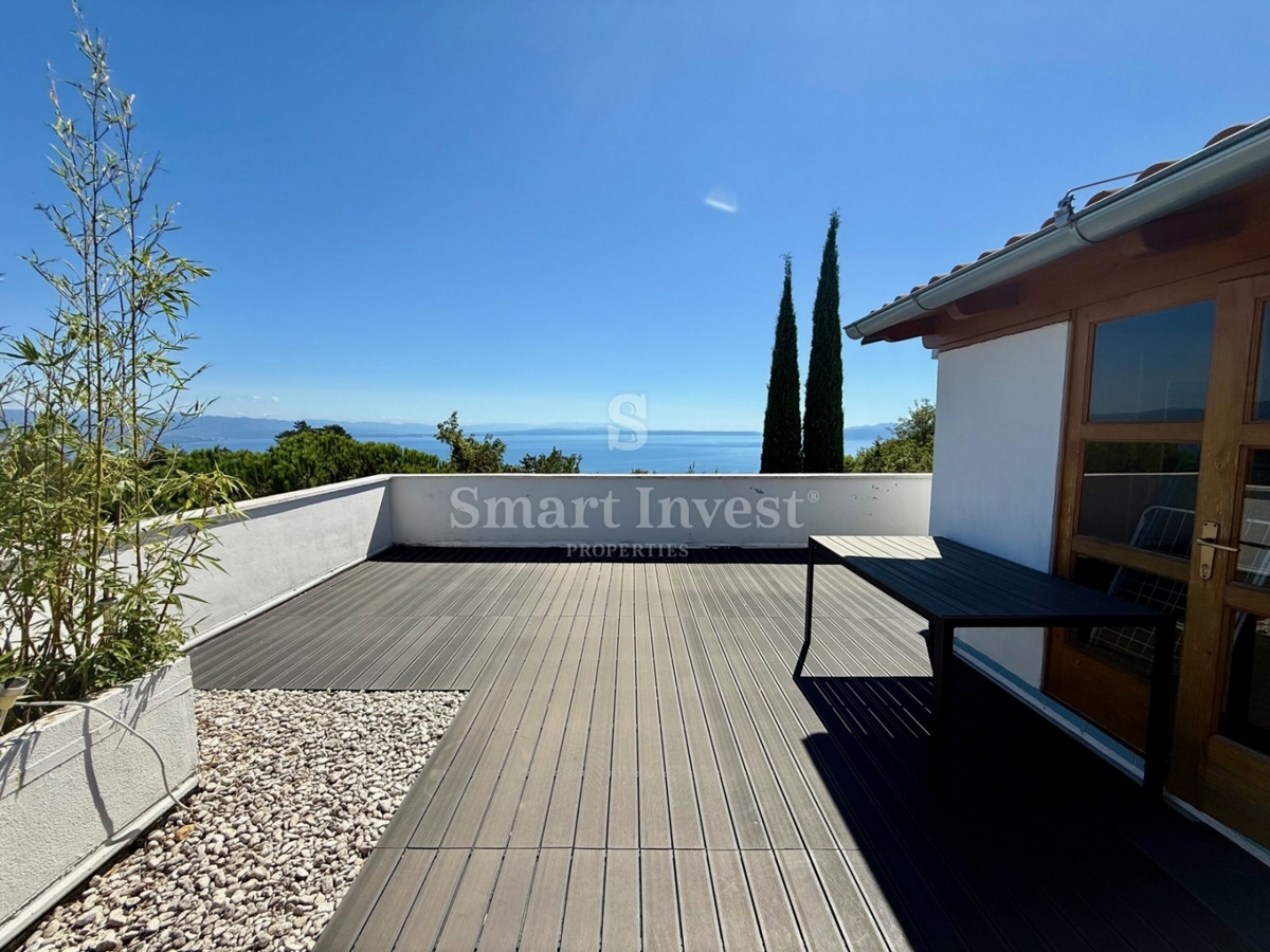 OPATIJA - VEPRINAC, casa bifamiliare con vista mare