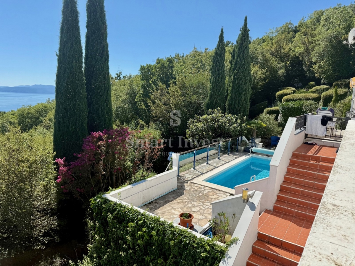 OPATIJA - VEPRINAC, casa bifamiliare con vista mare