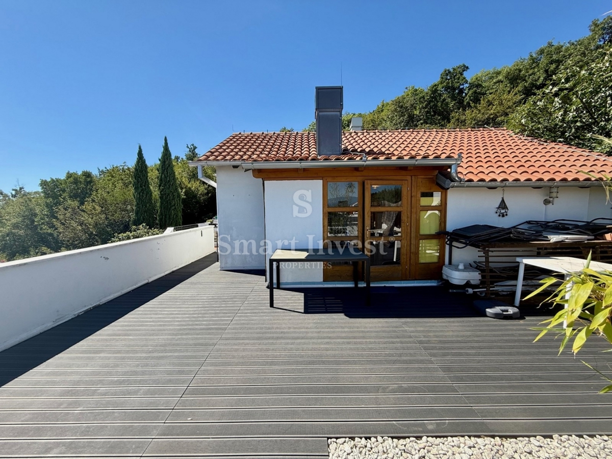 OPATIJA - VEPRINAC, casa bifamiliare con vista mare