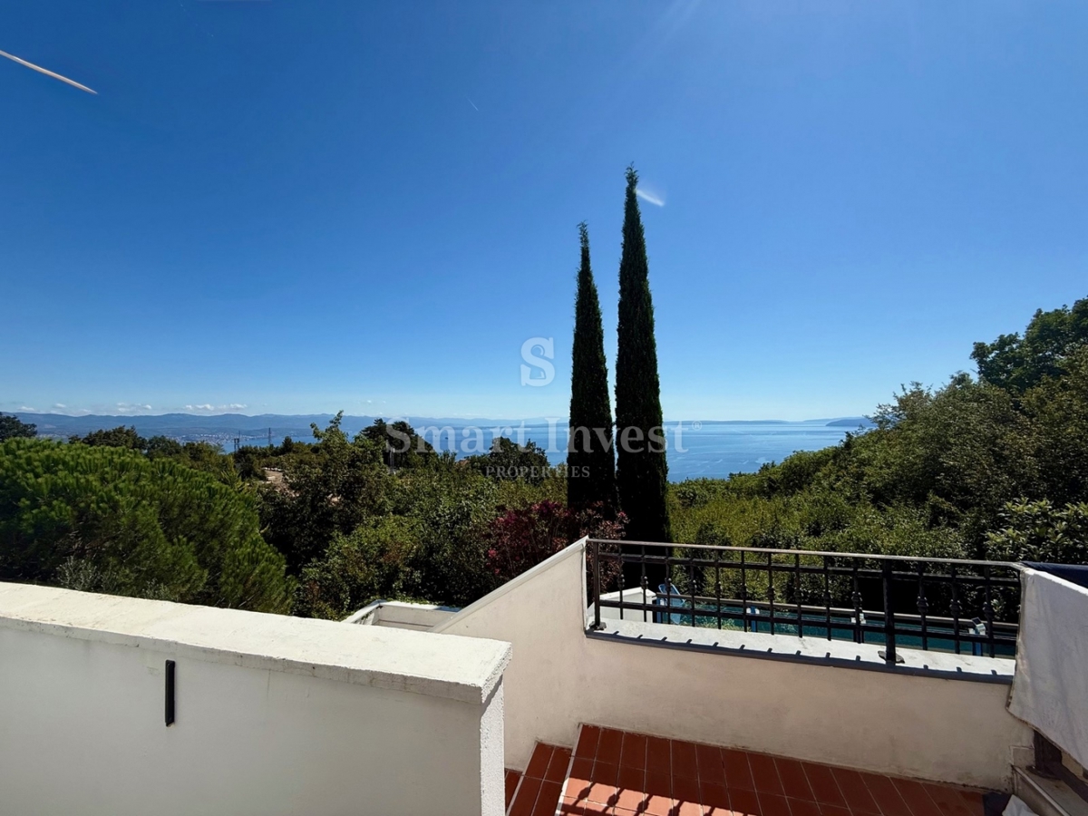 OPATIJA - VEPRINAC, casa bifamiliare con vista mare
