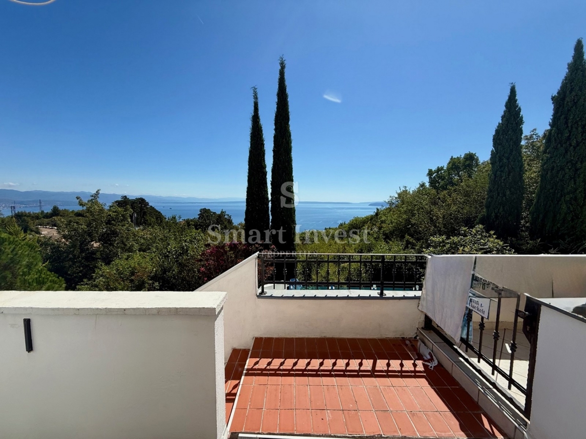 OPATIJA - VEPRINAC, casa bifamiliare con vista mare