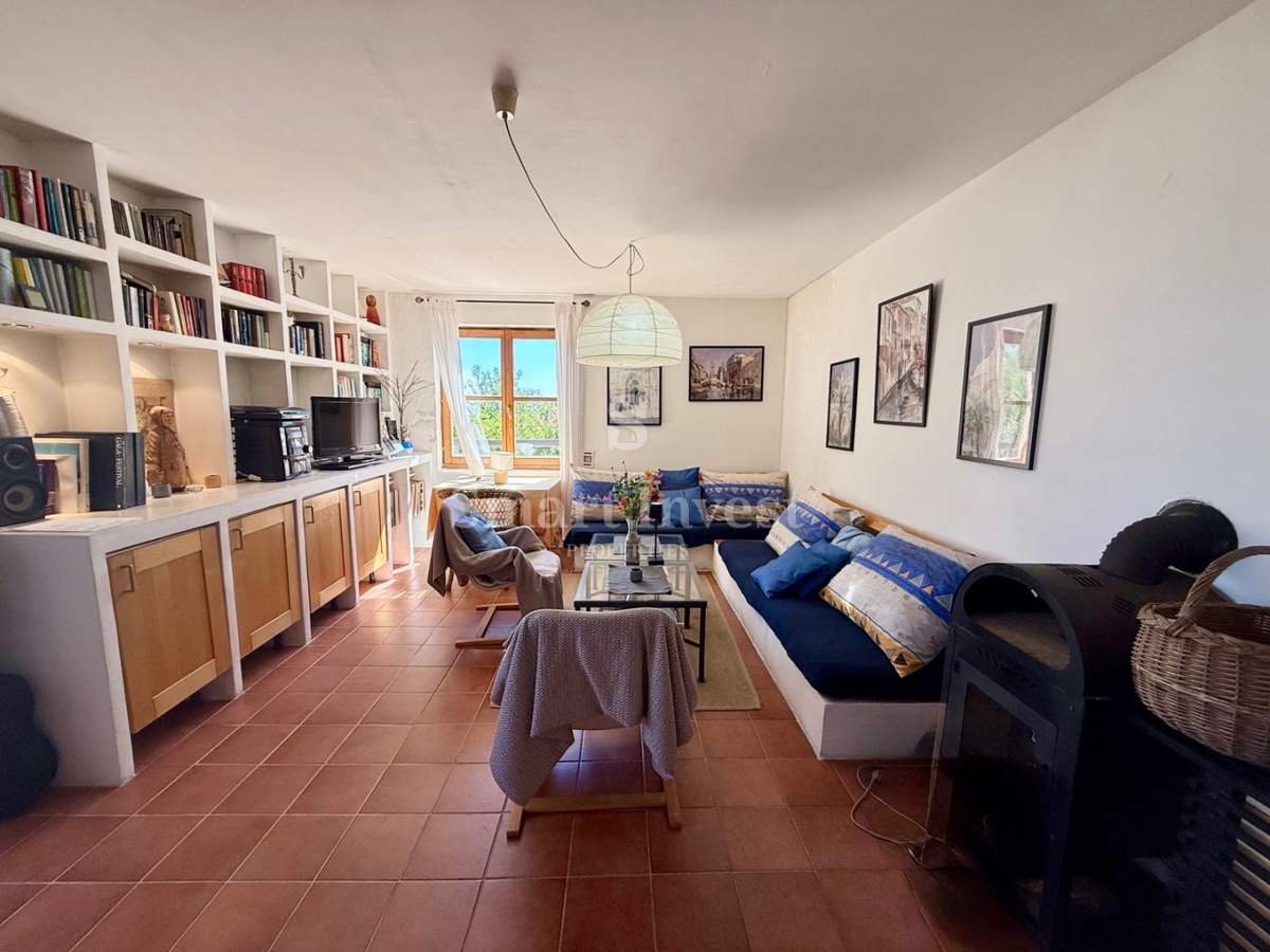 OPATIJA - VEPRINAC, casa bifamiliare con vista mare