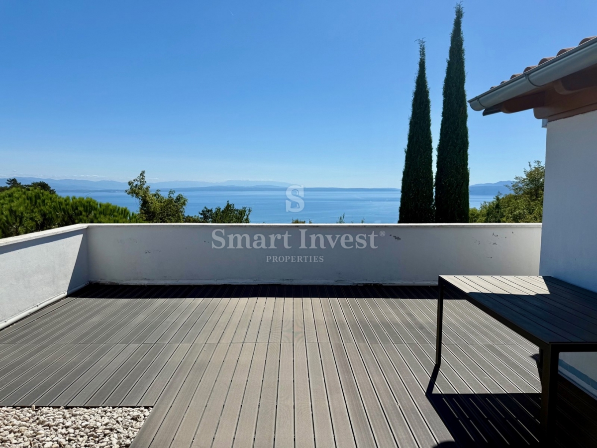 OPATIJA - VEPRINAC, casa bifamiliare con vista mare
