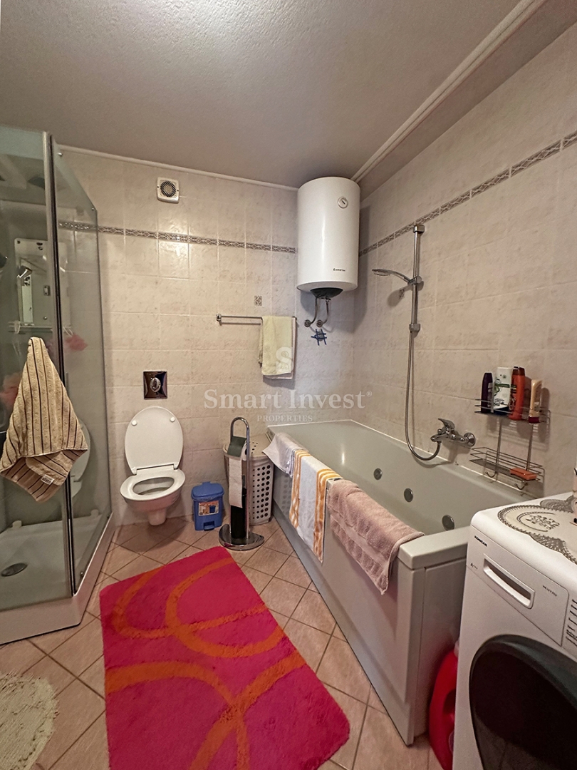 MATULJI - JUŠIĆI, appartamento al piano terra con posto auto!