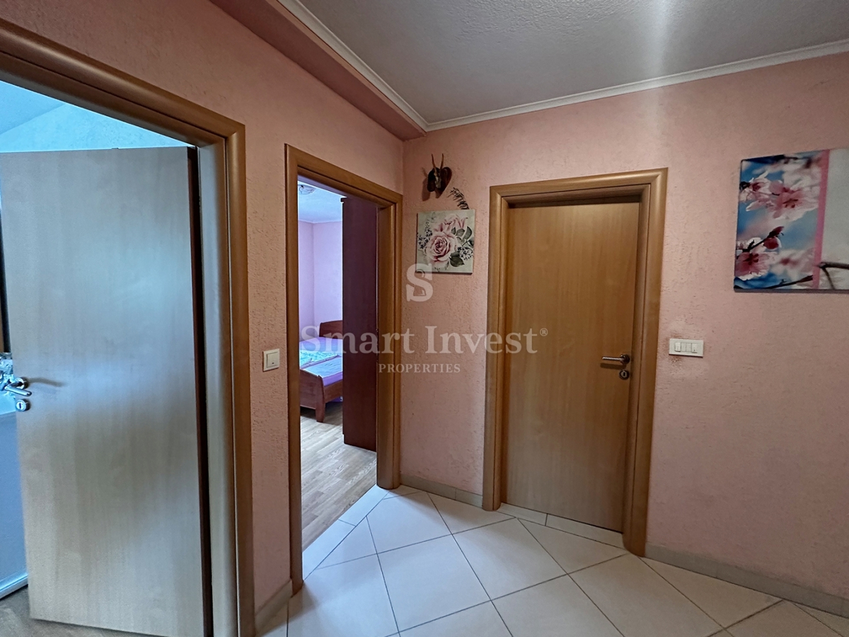 MATULJI - JUŠIĆI, appartamento al piano terra con posto auto!