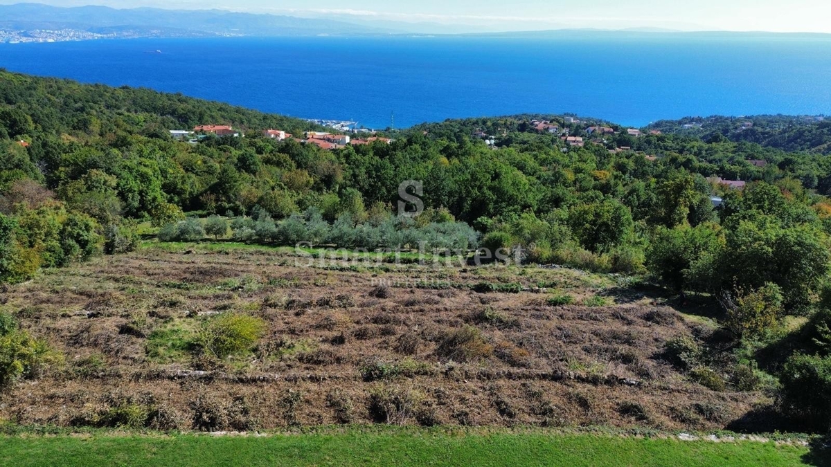 IČIĆI - POLJANE, terreno con permesso di costruzione per villa con piscina (A)