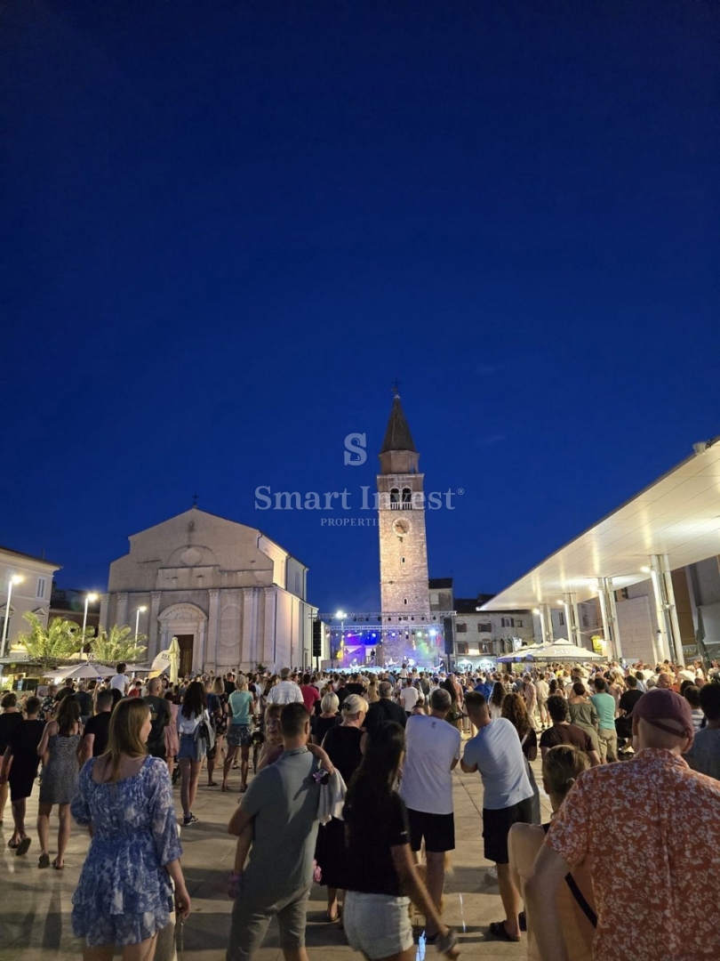 ISTRIA - UMAGO, appartamento trilocale ristrutturato e arredato in centro