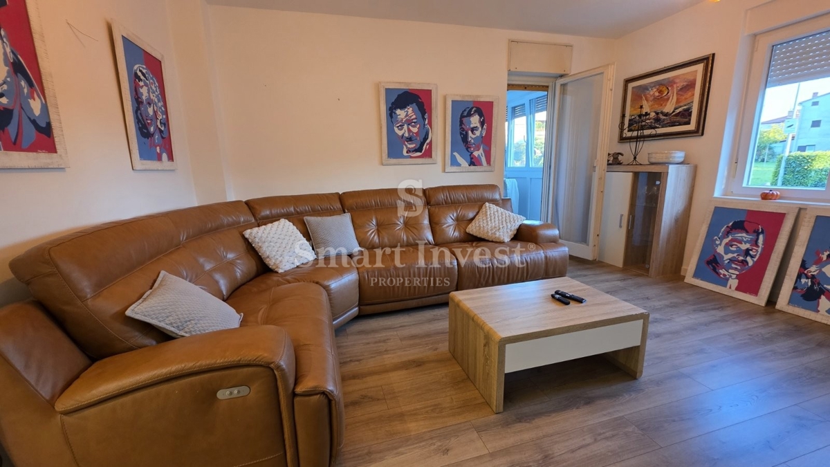 ISTRIA - UMAGO, appartamento trilocale ristrutturato e arredato in centro