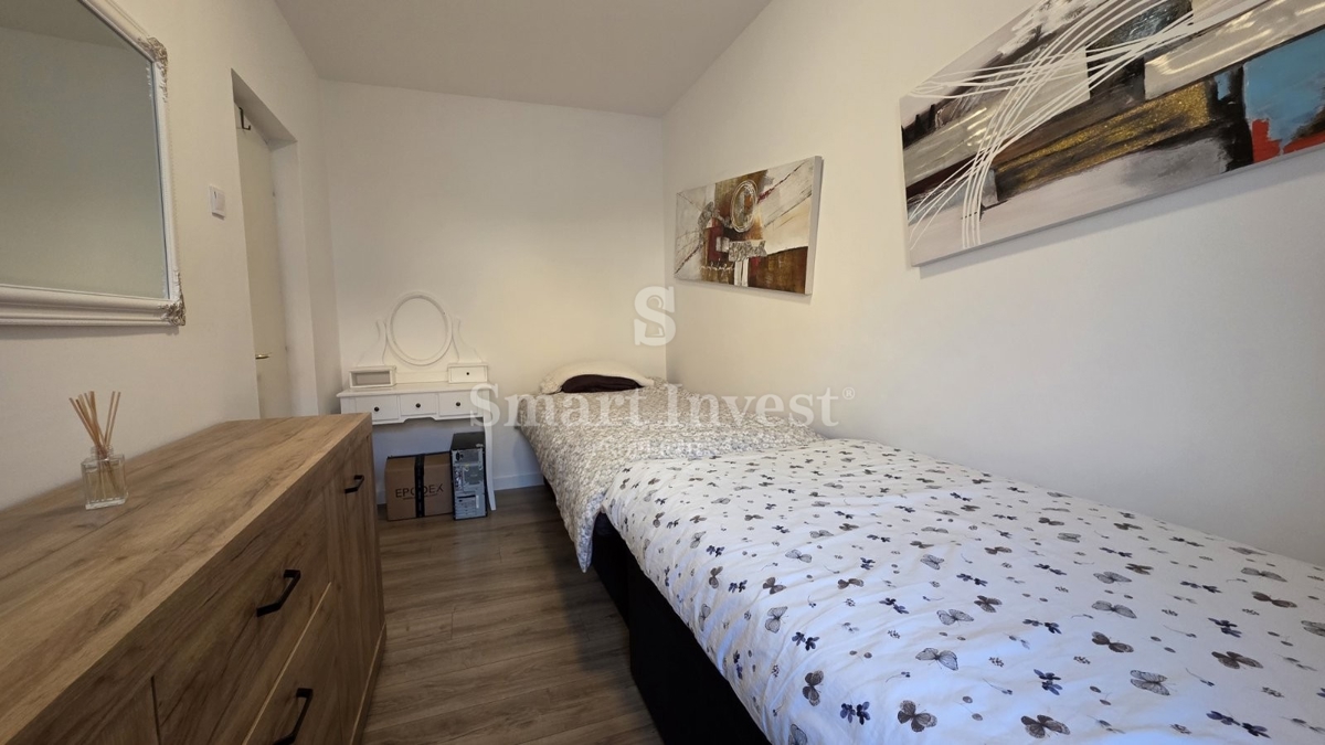 ISTRIA - UMAGO, appartamento trilocale ristrutturato e arredato in centro