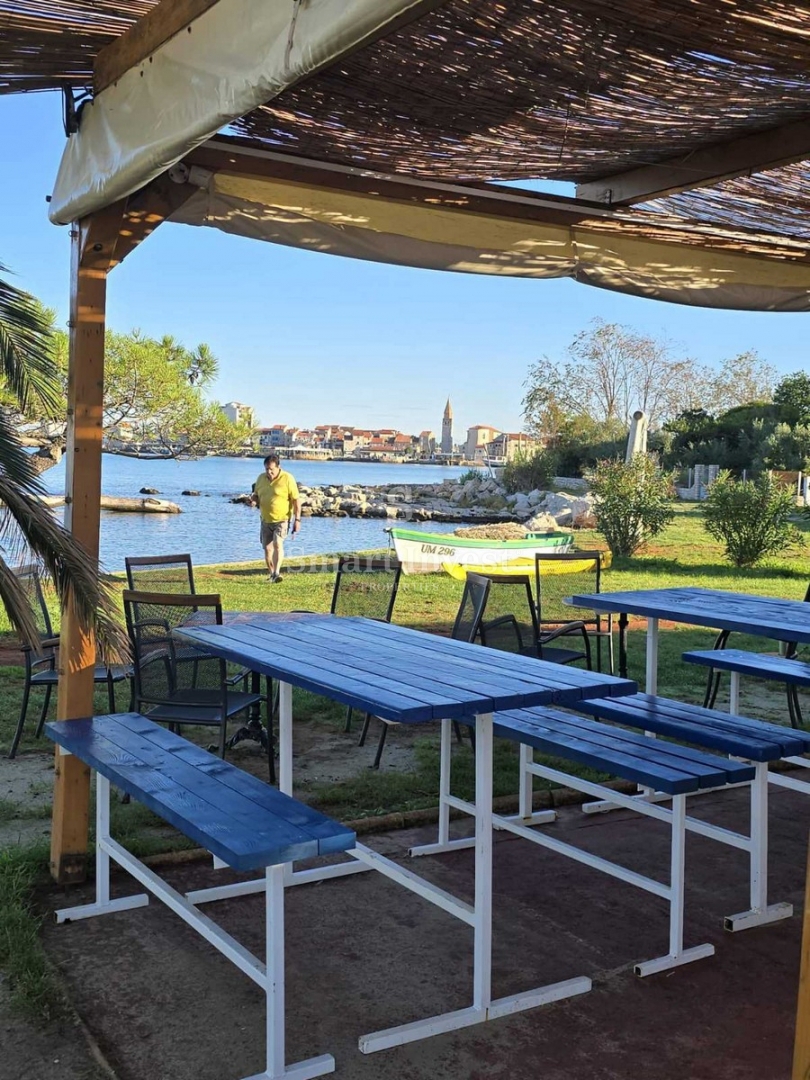 ISTRIA - UMAGO, appartamento trilocale ristrutturato e arredato in centro