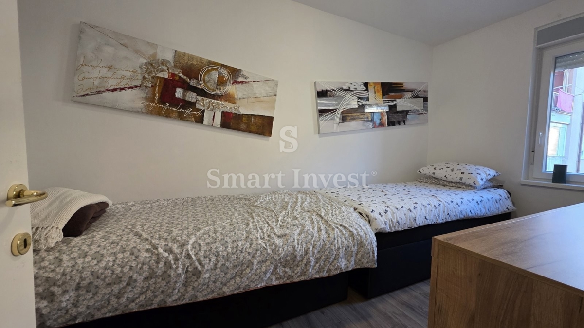 ISTRIA - UMAGO, appartamento trilocale ristrutturato e arredato in centro