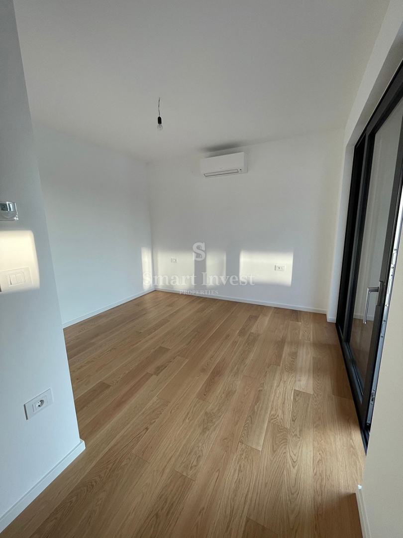 ISTRIA - POMER, villa moderna con piscina riscaldata direttamente sul mare e sul porto turistico