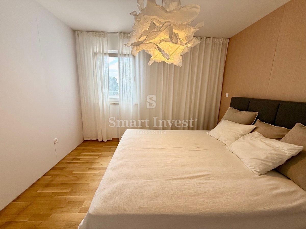 LOVRAN, appartamento trilocale con terrazza e vista mare, ESCLUSIVAMENTE NELLA NOSTRA AGENZIA!