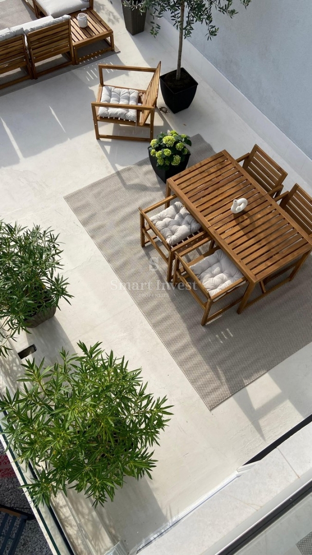 LOVRAN, appartamento trilocale con terrazza e vista mare, ESCLUSIVAMENTE NELLA NOSTRA AGENZIA!