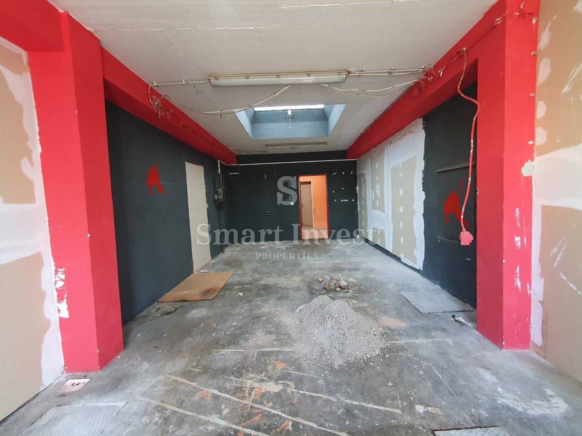 FIUME - KANTRIDA, spazio commerciale e magazzino