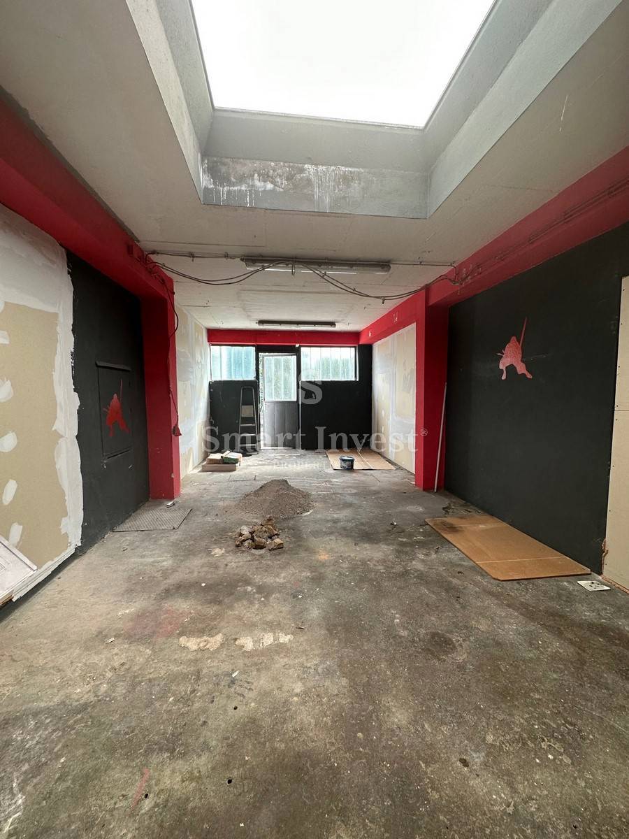 FIUME - KANTRIDA, spazio commerciale e magazzino