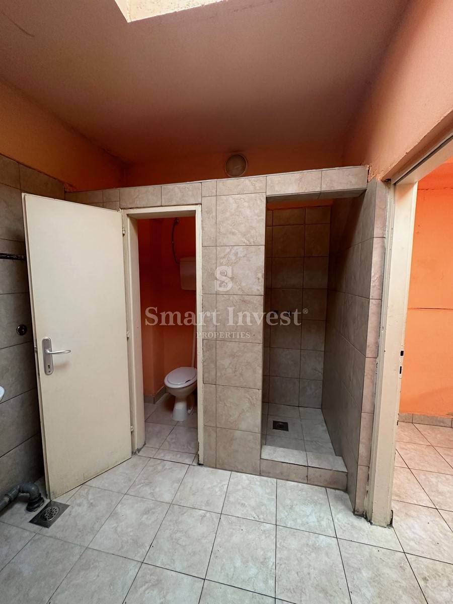 FIUME - KANTRIDA, spazio commerciale e magazzino