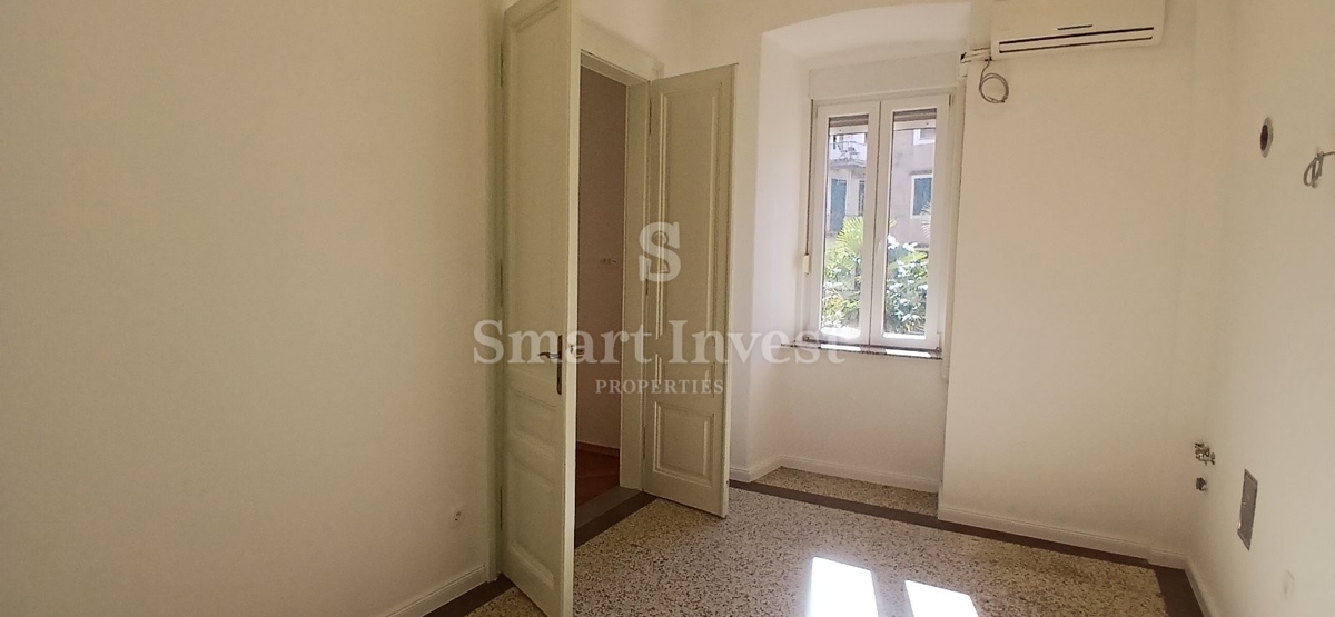 FIUME - CENTRO, appartamento trilocale ristrutturato vicino al Korzo