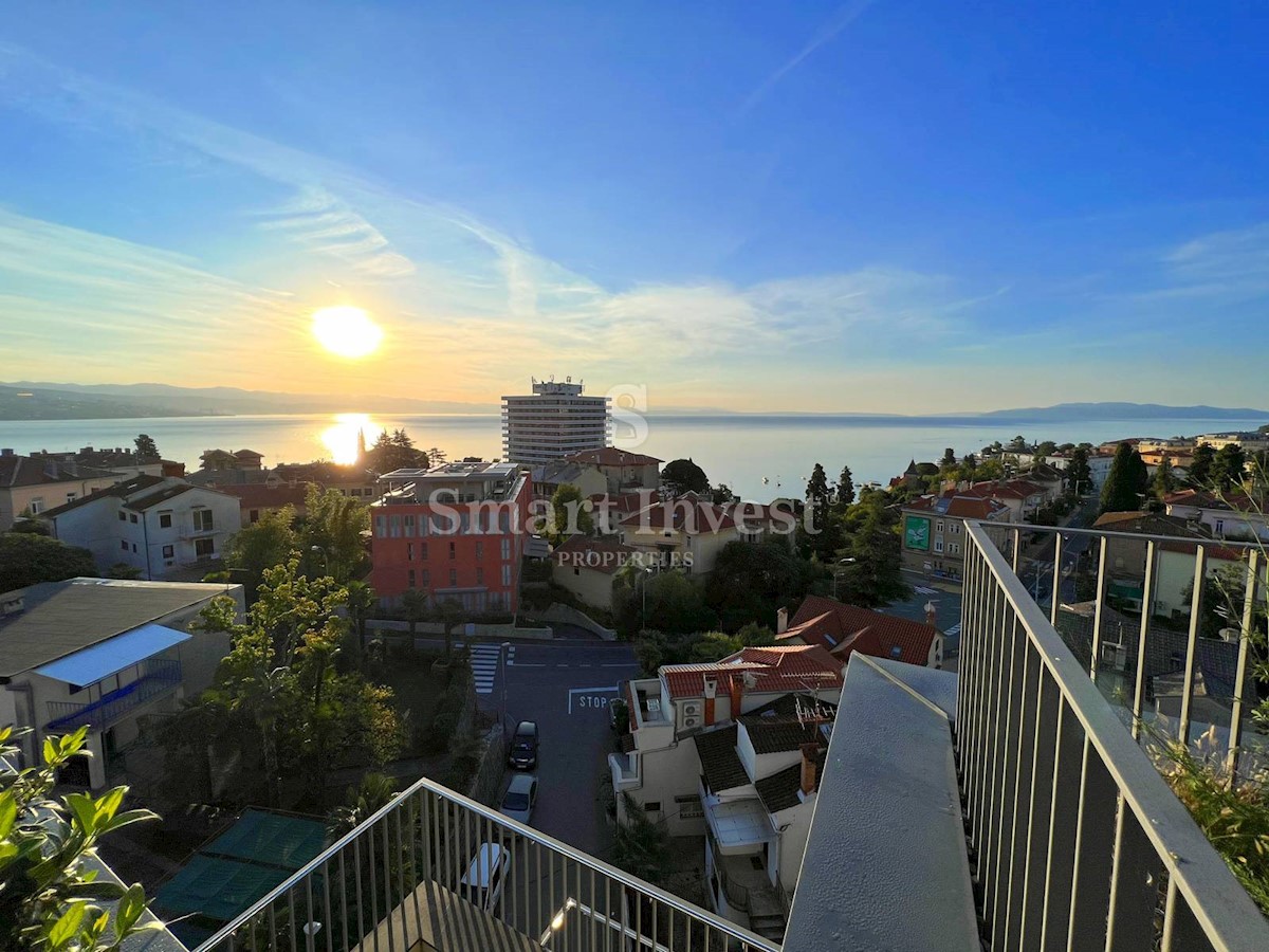 OPATIJA - CENTAR, LUXURY 2-BEDROOMS APARTMENT WITH SEA VIEW AND GARAGE