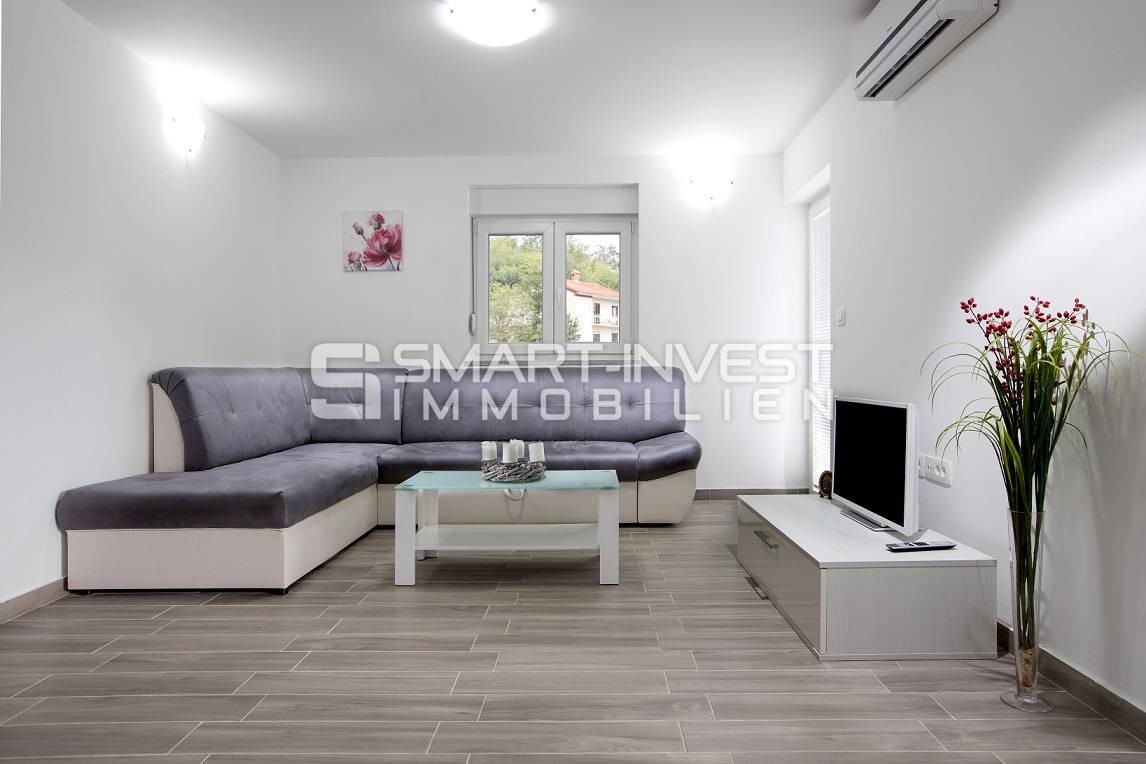 IČIĆI, 4-bedrooms apartment in new building with pool and sea view