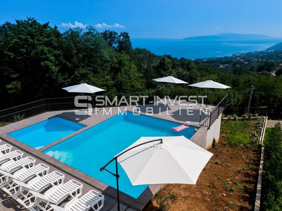 IČIĆI, 4-bedrooms apartment in new building with pool and sea view