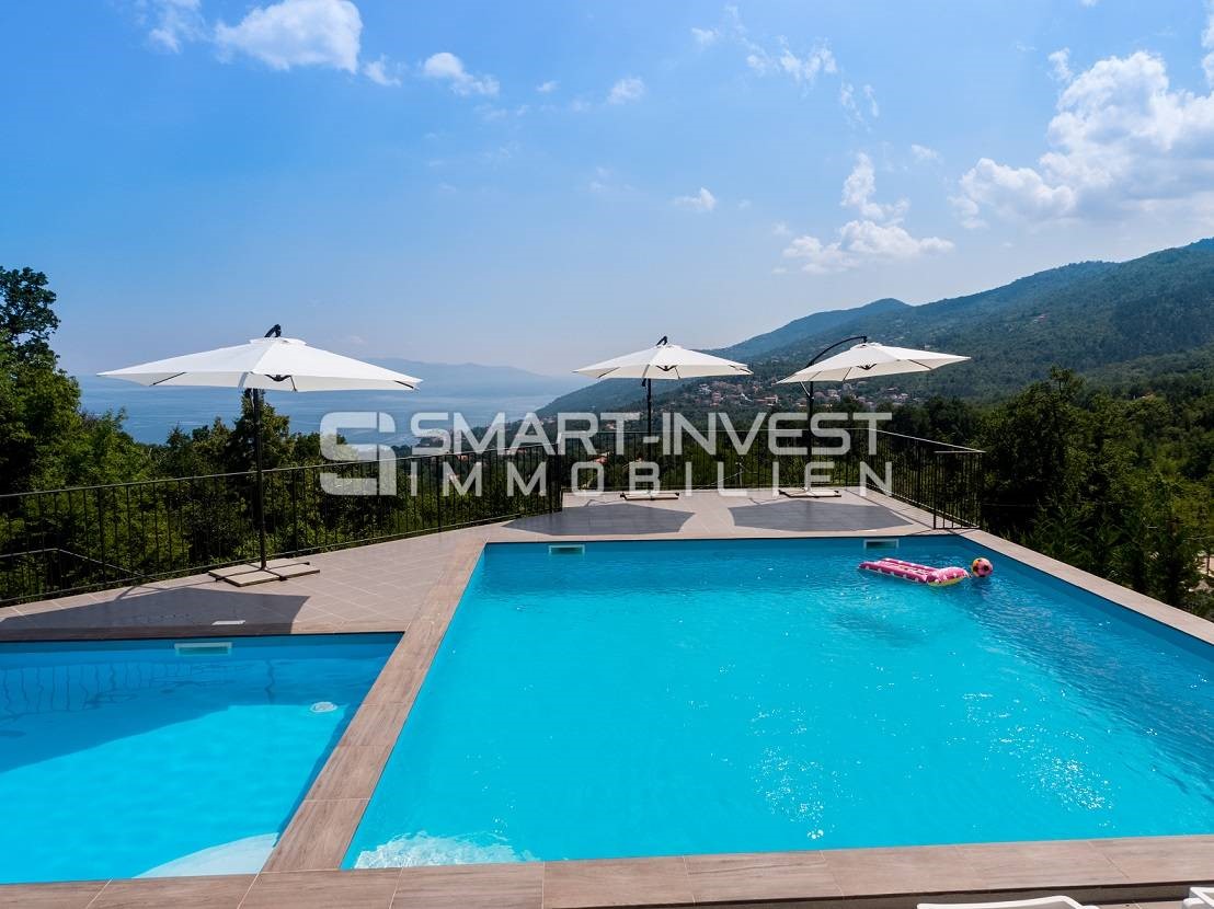 IČIĆI, 4-bedrooms apartment in new building with pool and sea view