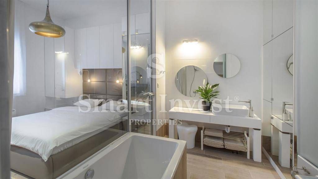 OPATIJA, Five apartments in the very center, 150 m to the sea