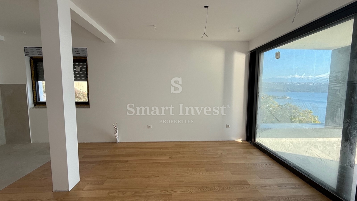 ABBAZIA, appartamento trilocale di lusso con vista mare e garage (A6)