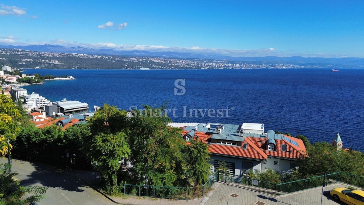 ABBAZIA, appartamento trilocale di lusso con vista mare e garage (A6)