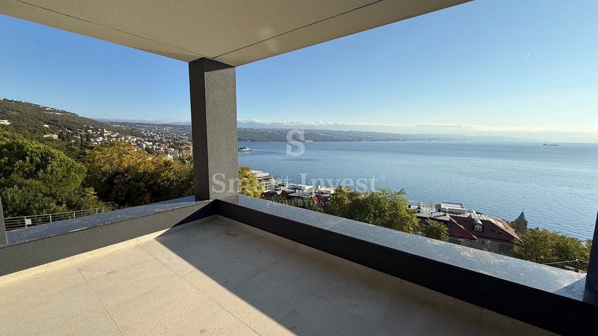 ABBAZIA, appartamento trilocale di lusso con vista mare e garage (A6)