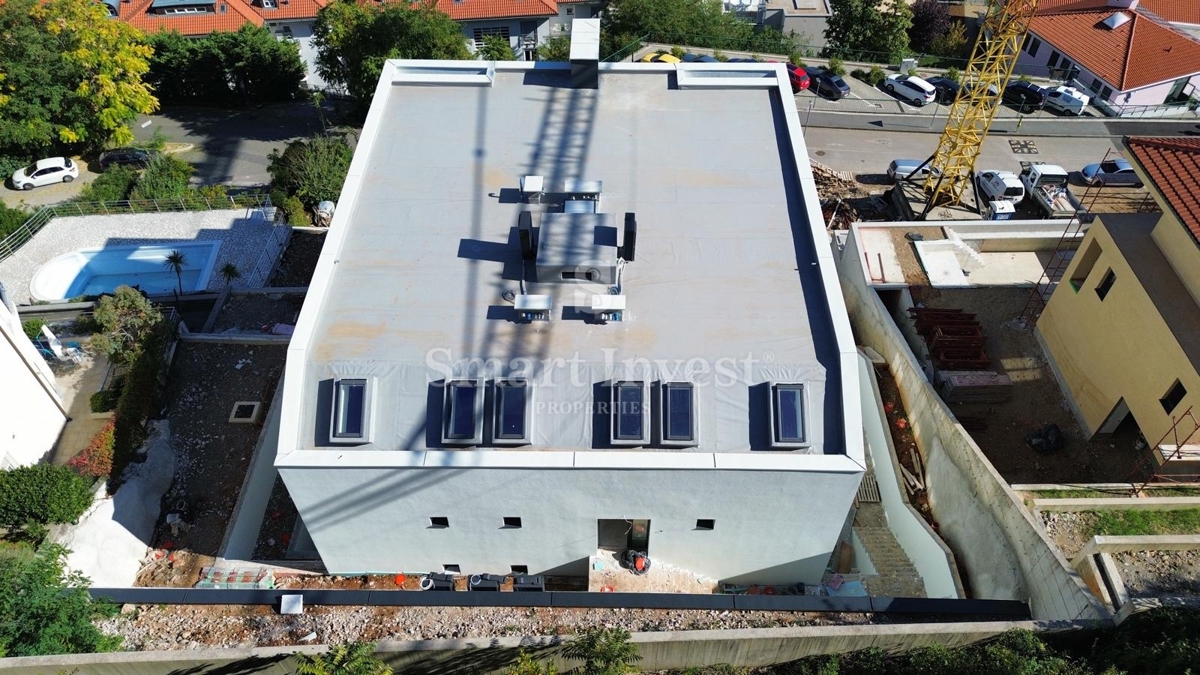 ABBAZIA, appartamento trilocale di lusso con vista mare e garage (A6)