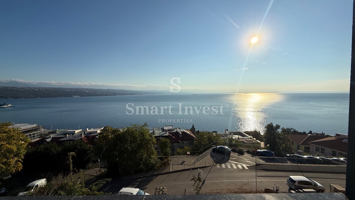 ABBAZIA, appartamento trilocale di lusso con vista mare e garage (A6)