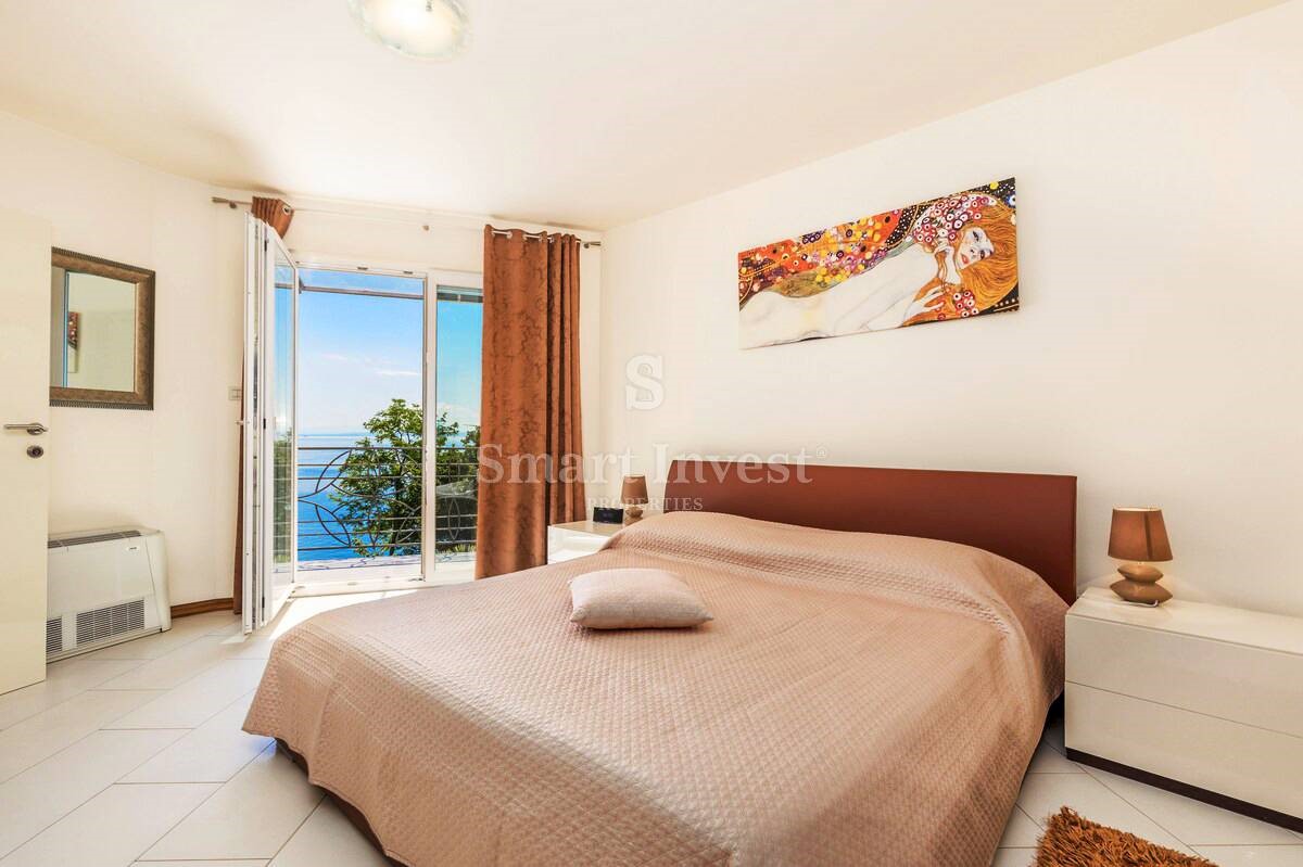 OPATIJA, LUXURY PENTHOUSE WITH GARDEN, 150m TO THE SEA