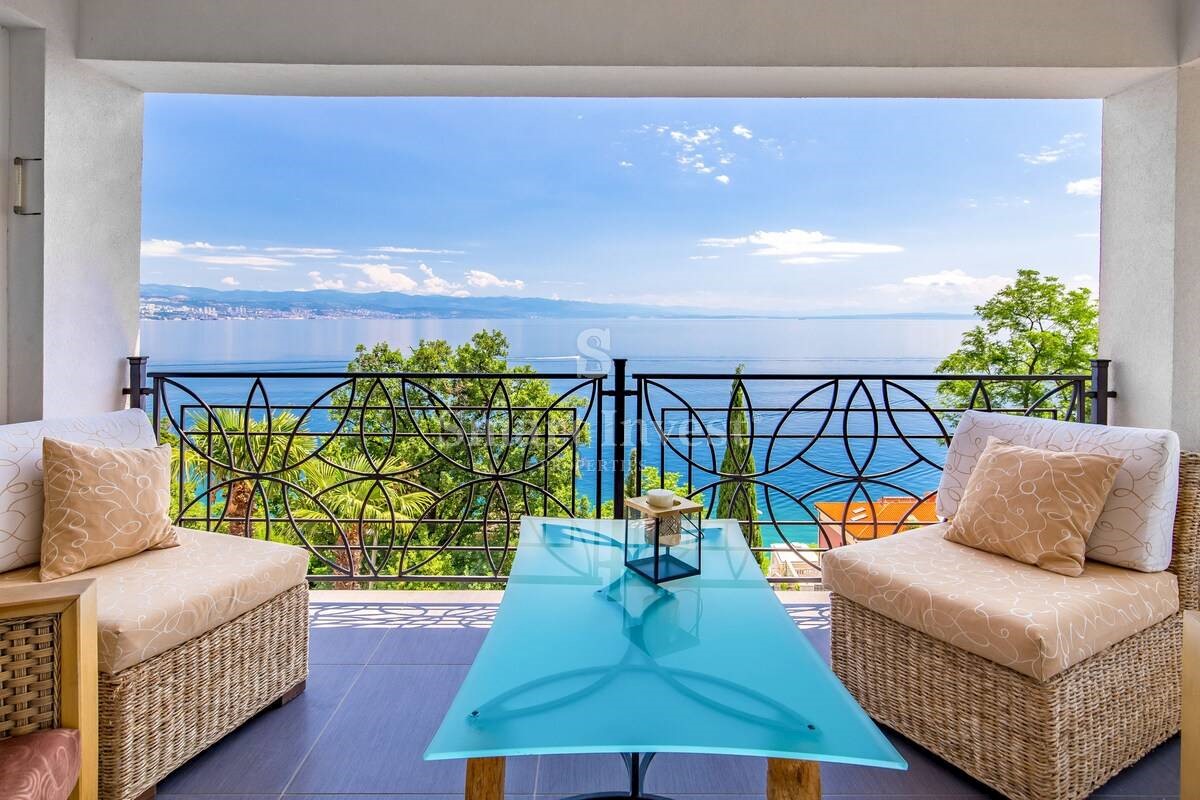 OPATIJA, LUXURY PENTHOUSE WITH GARDEN, 150m TO THE SEA