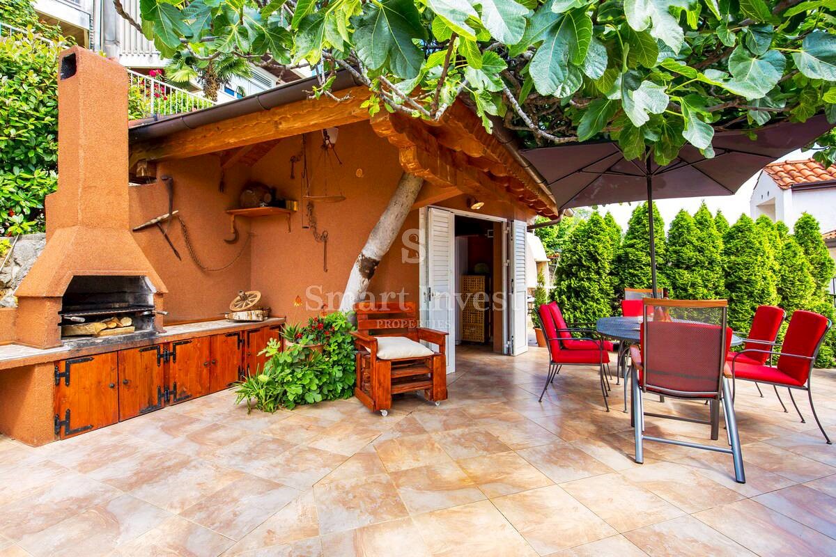 OPATIJA, LUXURY PENTHOUSE WITH GARDEN, 150m TO THE SEA