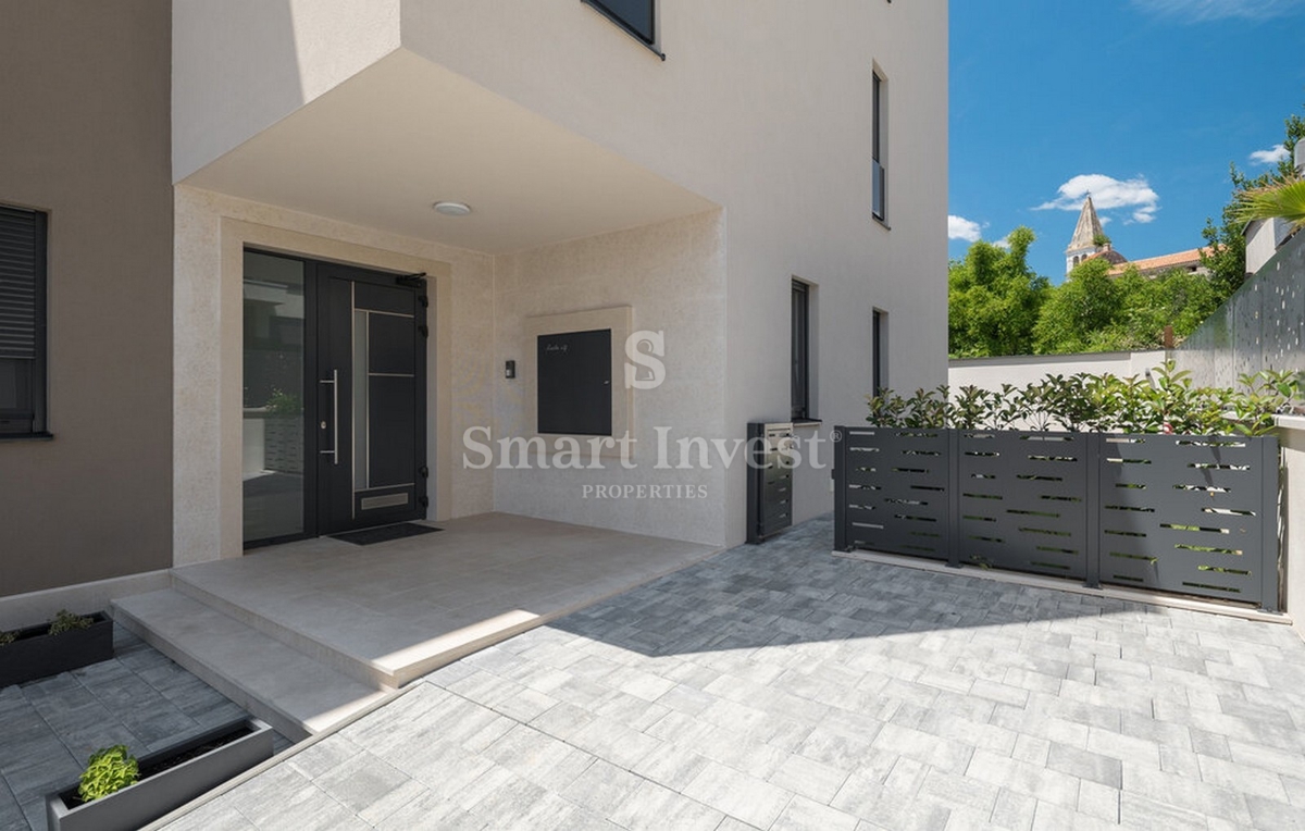 ISTRIA - PARENZO, Appartamento di lusso con piscina e giardino, in vendita