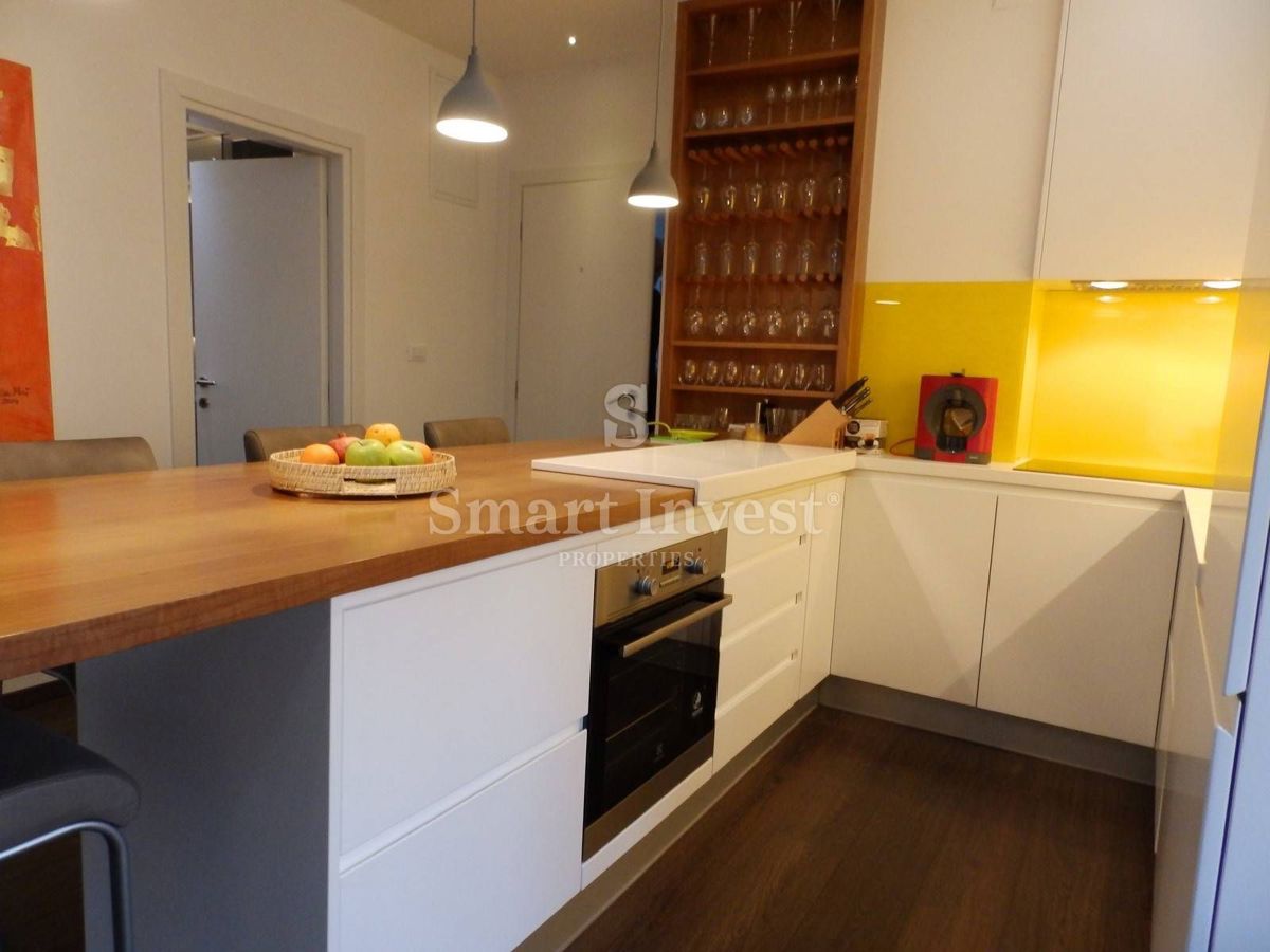 OPATIJA - CENTER, Exclusive apartment of 120 m2 near the sea