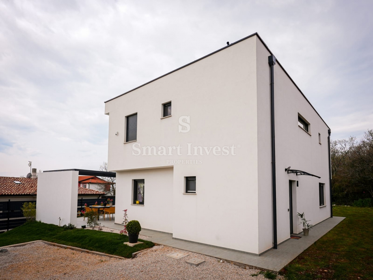 ISTRIA - UMAGO, casa moderna con piscina vicino al mare